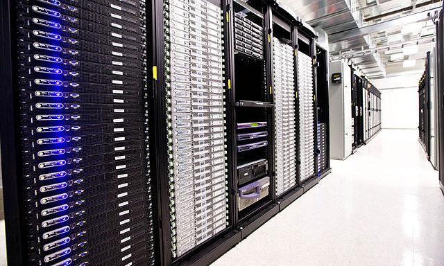 Serverschrank in Rechenzentrum